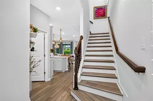 11211 Beach Walk Wy NE, Saint Petersburg, FL 33716 - Photo 4