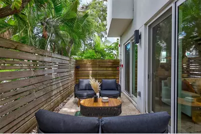 349 7th Street S, Saint Petersburg, FL 33701 - Photo 18