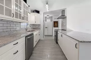 3900 50th St N, Saint Petersburg, FL 33709 - Photo 6