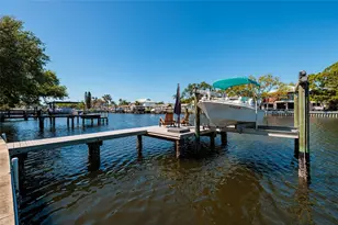 9298 Sun Isle Dr NE, Saint Petersburg, FL 33702 - Photo 16
