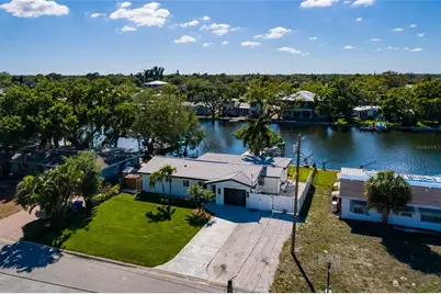 9298 Sun Isle Drive NE, Saint Petersburg, FL 33702 - Photo 34