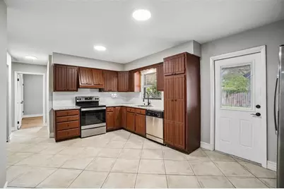 715 Papaya Drive, Tampa, FL 33619 - Photo 14