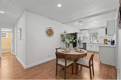 1834 New Hampshire Avenue NE, Saint Petersburg, FL 33703 - Photo 2