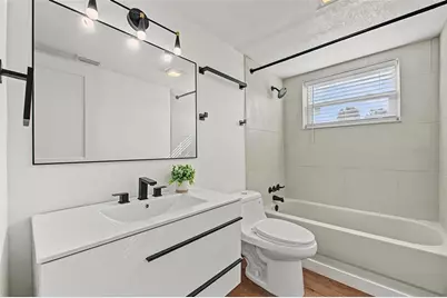 1834 New Hampshire Avenue NE, Saint Petersburg, FL 33703 - Photo 16