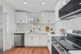 1834 New Hampshire Ave NE, Saint Petersburg, FL 33703 - Photo 12