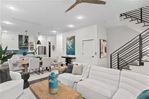 40 64th St S, Saint Petersburg, FL 33707 - Photo 2