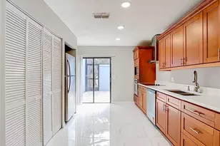 1960 Gregory Dr, Tampa, FL 33613 - Photo 12