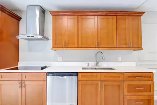 1960 Gregory Dr, Tampa, FL 33613 - Photo 14