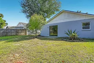 1960 Gregory Dr, Tampa, FL 33613 - Photo 46