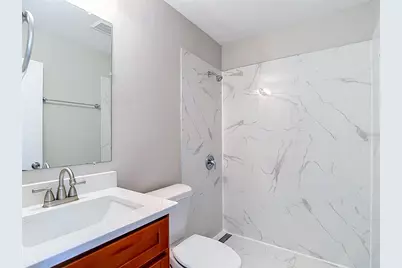 1960 Gregory Drive, Tampa, FL 33613 - Photo 32