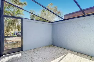 1960 Gregory Dr, Tampa, FL 33613 - Photo 40