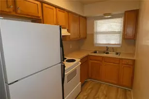810 Tyrone Blvd N, Saint Petersburg, FL 33710 - Photo 4