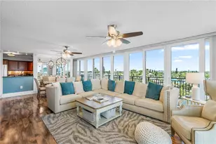 7650 Bayshore Dr, Treasure Island, FL 33706 - Photo 14