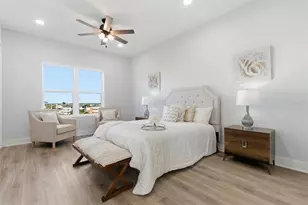 11605 1st St E, Treasure Island, FL 33706 - Photo 38