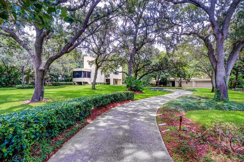 1001 Gilford St, Oldsmar, FL 34677-4702
