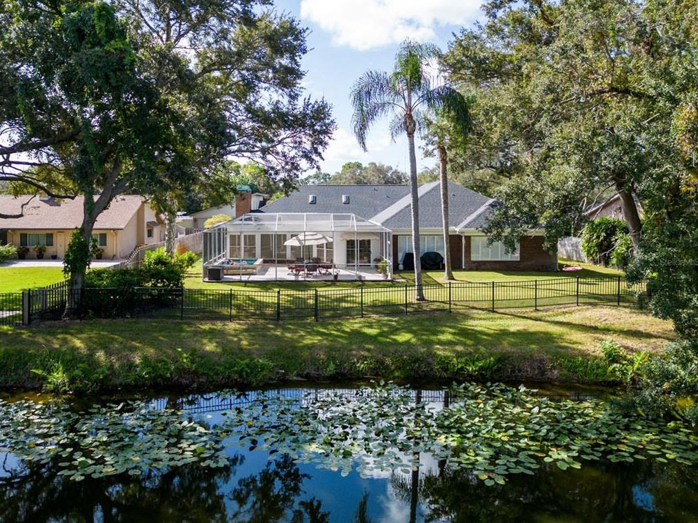 8639 Maidstone Ct, Largo, FL 33777