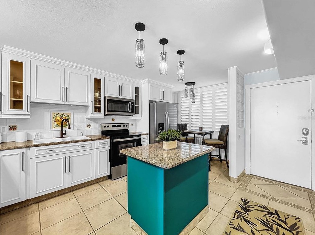 7100 Sunset Way #606, Saint Petersburg, FL 33706