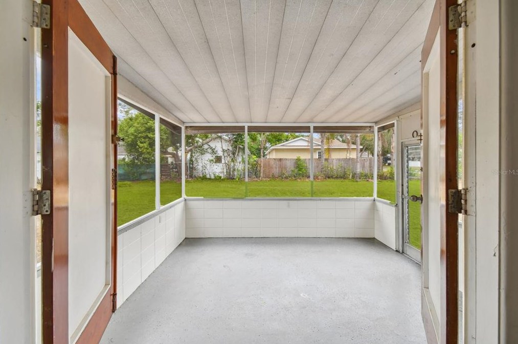 5301 10 Ave, Saint Petersburg FL  33710-6531 exterior