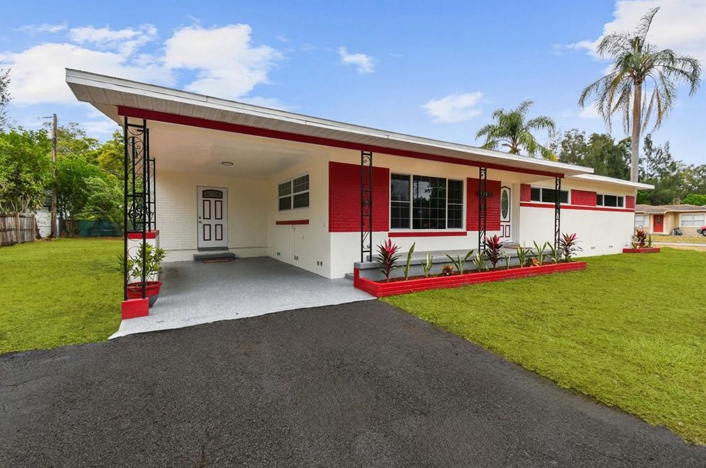 5301 10th Ave, Saint Petersburg FL  33710-6531 exterior