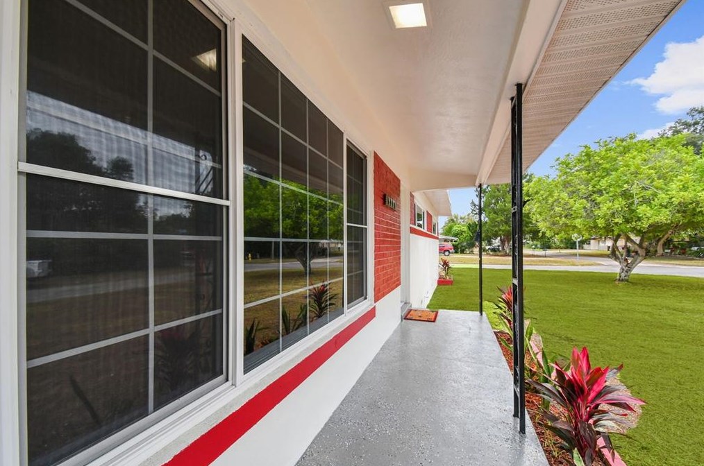 5301 10 Ave, Saint Petersburg FL  33710-6531 exterior