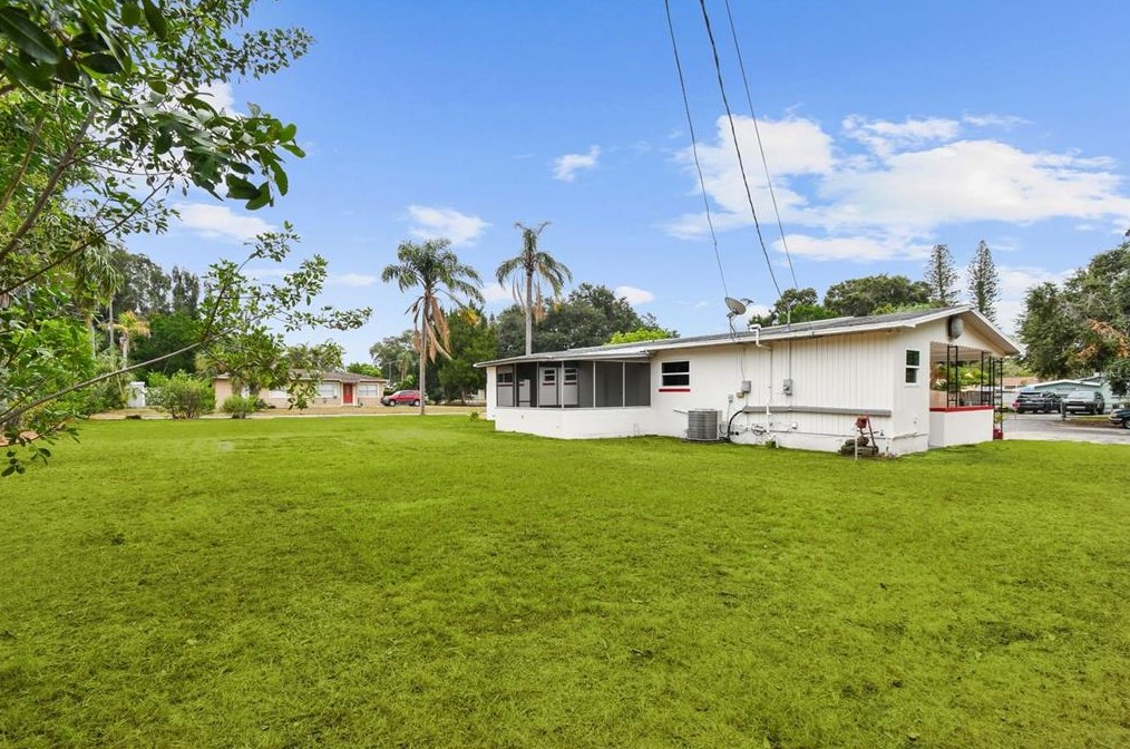 5301 10 Ave, Saint Petersburg FL  33710-6531 exterior