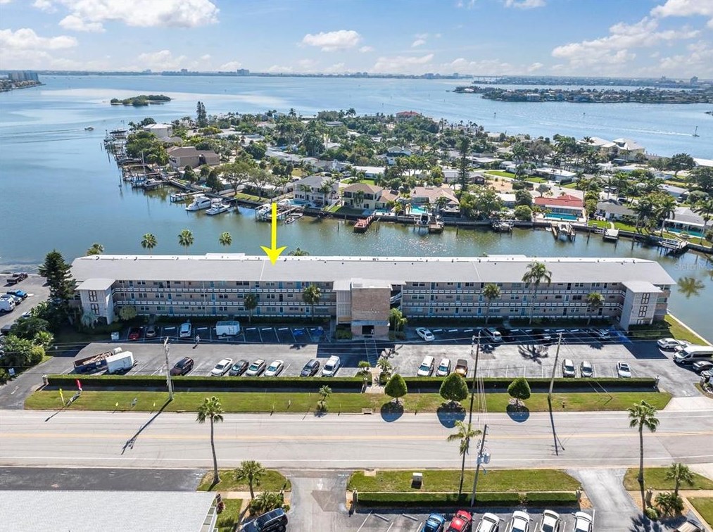 1893 Shore Dr S #305, Saint Petersburg, FL 33707