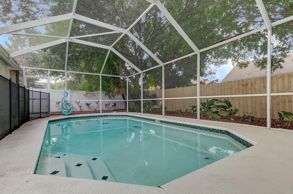 1704 Oak Spring Dr, Tarpon Springs, FL 34689