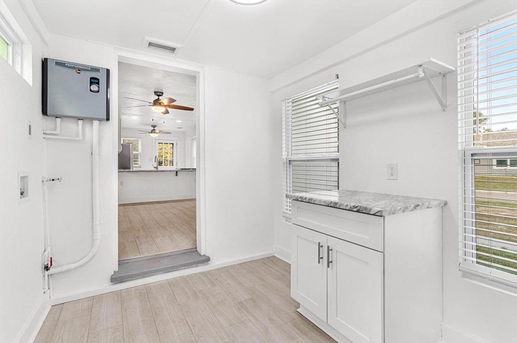 5100 6th Ave, Saint Petersburg FL  33710-7312 exterior