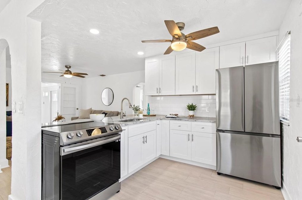 5100 6th Ave, Saint Petersburg FL  33710-7312 exterior