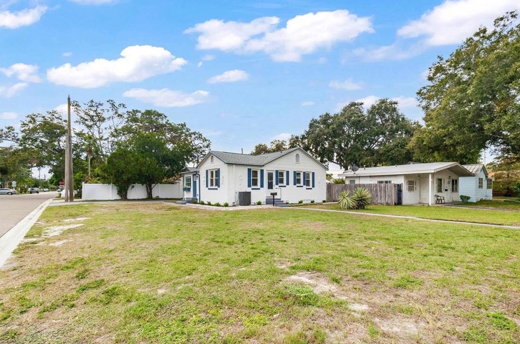 5100 6th Ave, Saint Petersburg FL  33710-7312 exterior