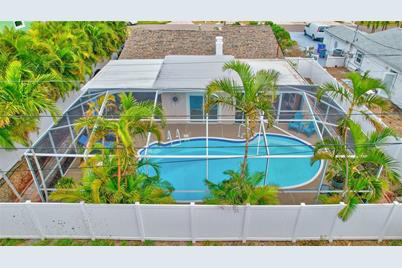 16110 3rd Street E, Redington Beach, FL 33708 - Photo 4