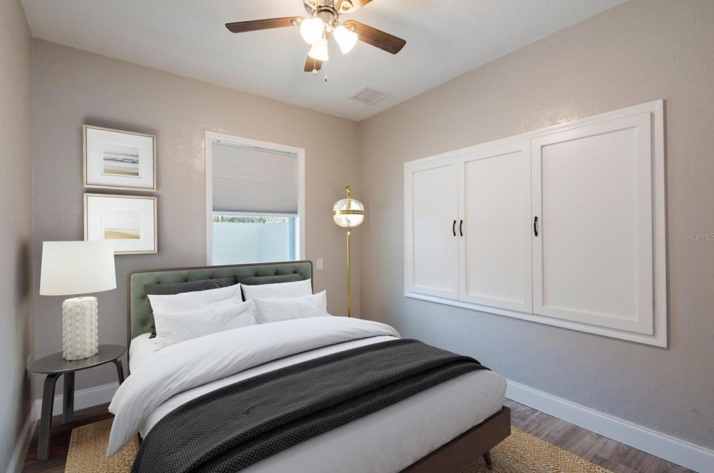 3922 Miramar Way, Saint Petersburg FL  33705-3940 exterior