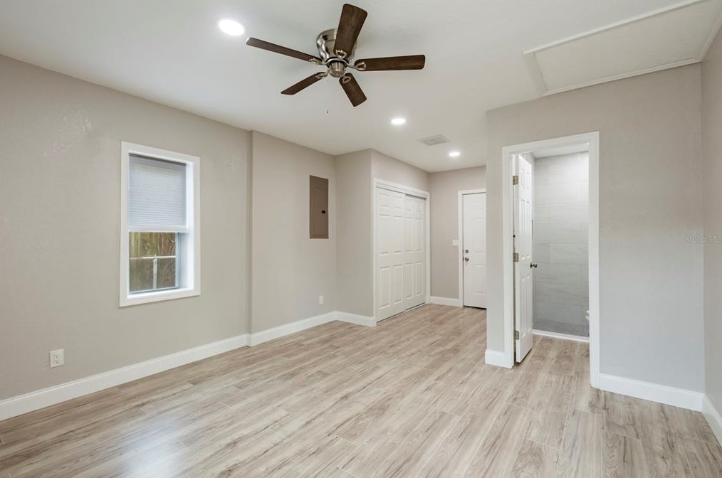 3922 Miramar Way, Saint Petersburg FL  33705-3940 exterior