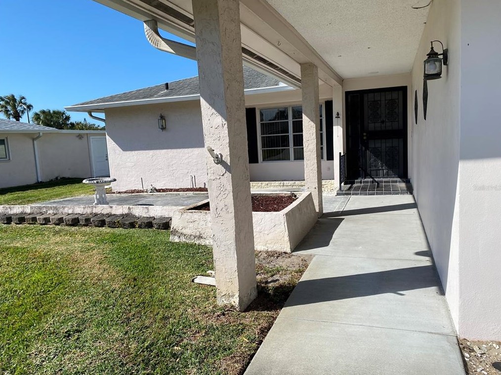 1617 Heather Pl, Palm Harbor, FL 34684