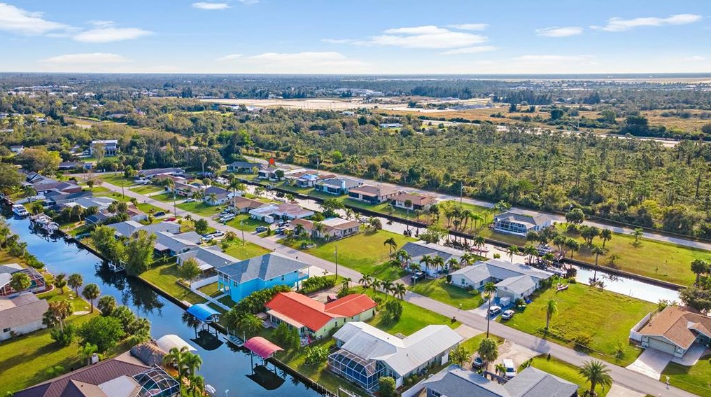 3203 Riverside Dr, Punta Gorda, FL 33950-4362