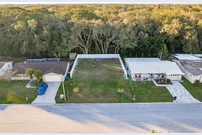 4864 Shell Stream Boulevard, New Port Richey, FL 34652 - Photo 8