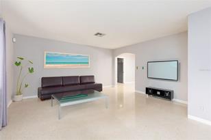 6063 7th Ave, Saint Petersburg, FL 33707-2404