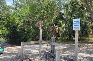 2661 Miriam St, Saint Petersburg, FL 33711-3715
