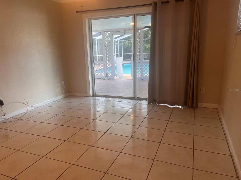 1010 35th St, Saint Petersburg FL  33713-6552 exterior
