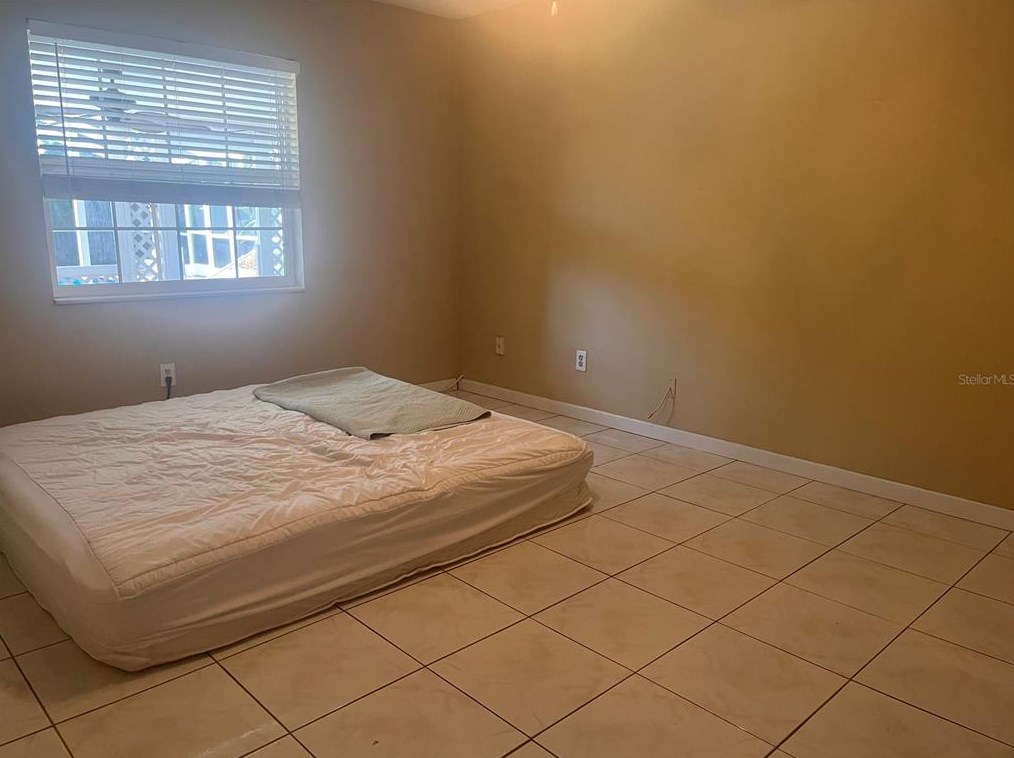 1010 35th St, Saint Petersburg FL  33713-6552 exterior