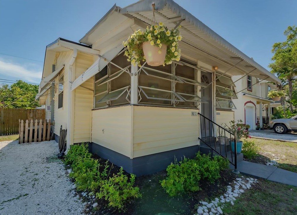 5102 Preston Ave, Saint Petersburg, FL 33707-4361