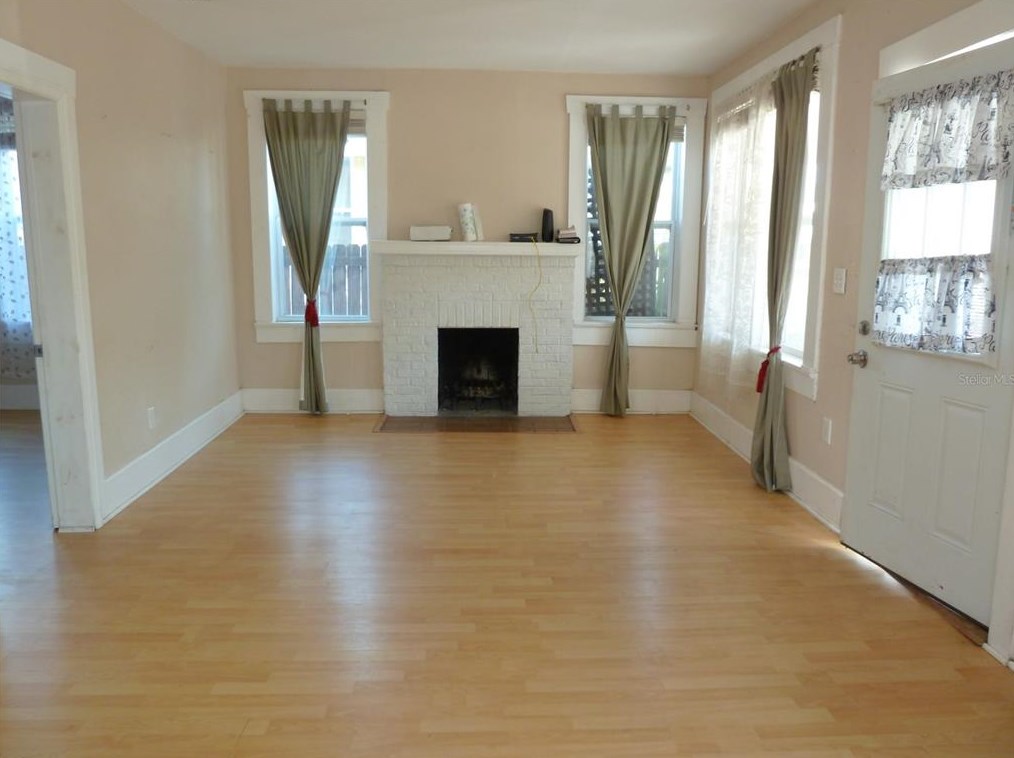 115 Minnehaha St, Tampa, FL 33604-6043