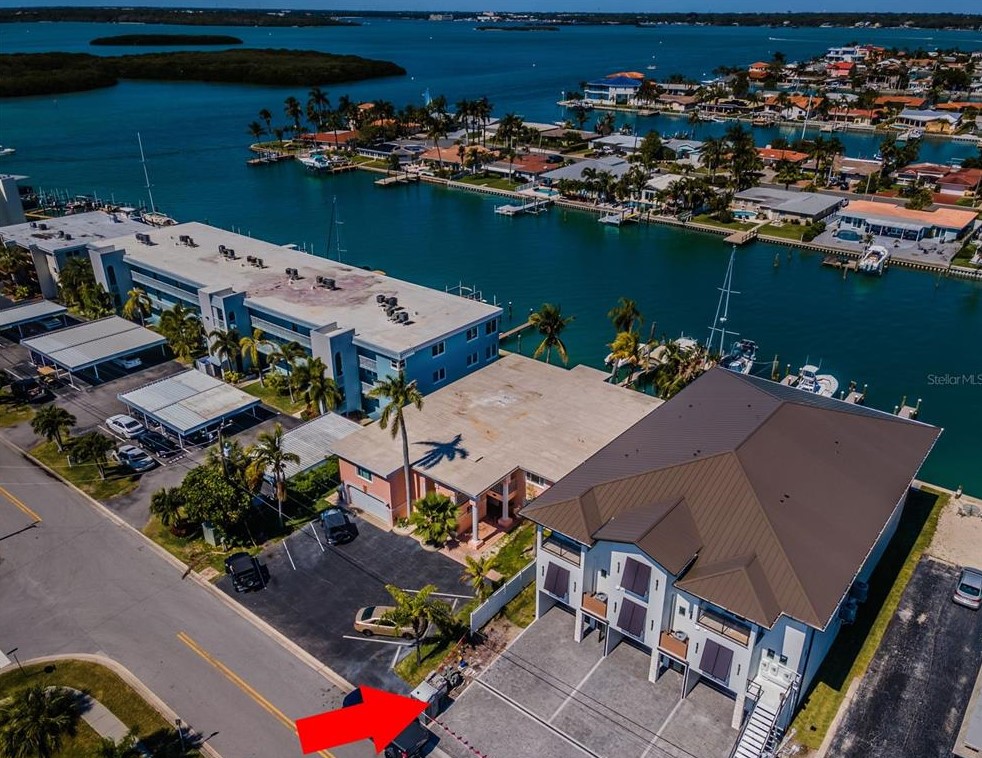 12305 3rd St, Saint Petersburg FL  33706-4416 exterior