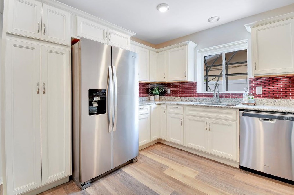 381 Westwinds Dr, Palm Harbor FL  34683-1041 exterior