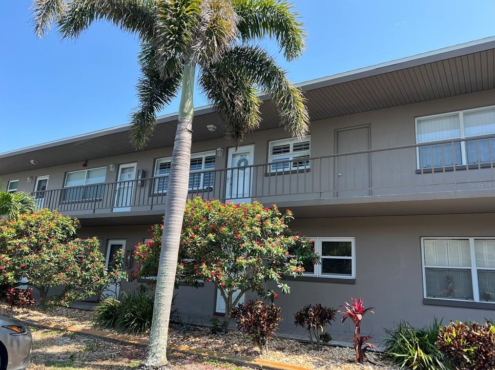 2 Causeway Blvd, Dunedin FL 34698-8573 exterior