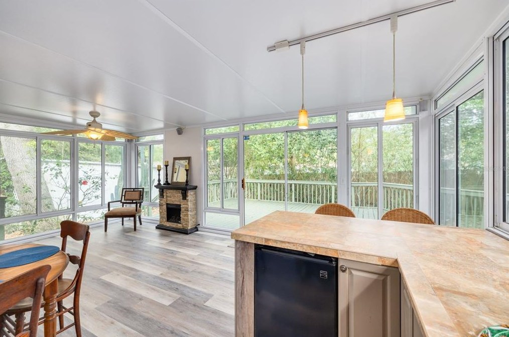 1417 Nebraska Ave, Palm Harbor FL  34683-4121 exterior