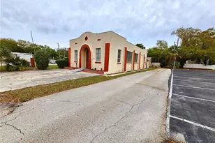 1315 9th Ave N, Saint Petersburg, FL 33705 - Photo 4