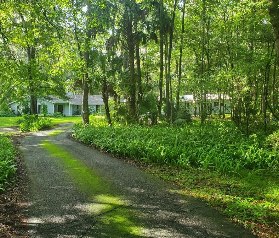 6052 Valley Spring Dr, Brooksville, FL 34601-7768