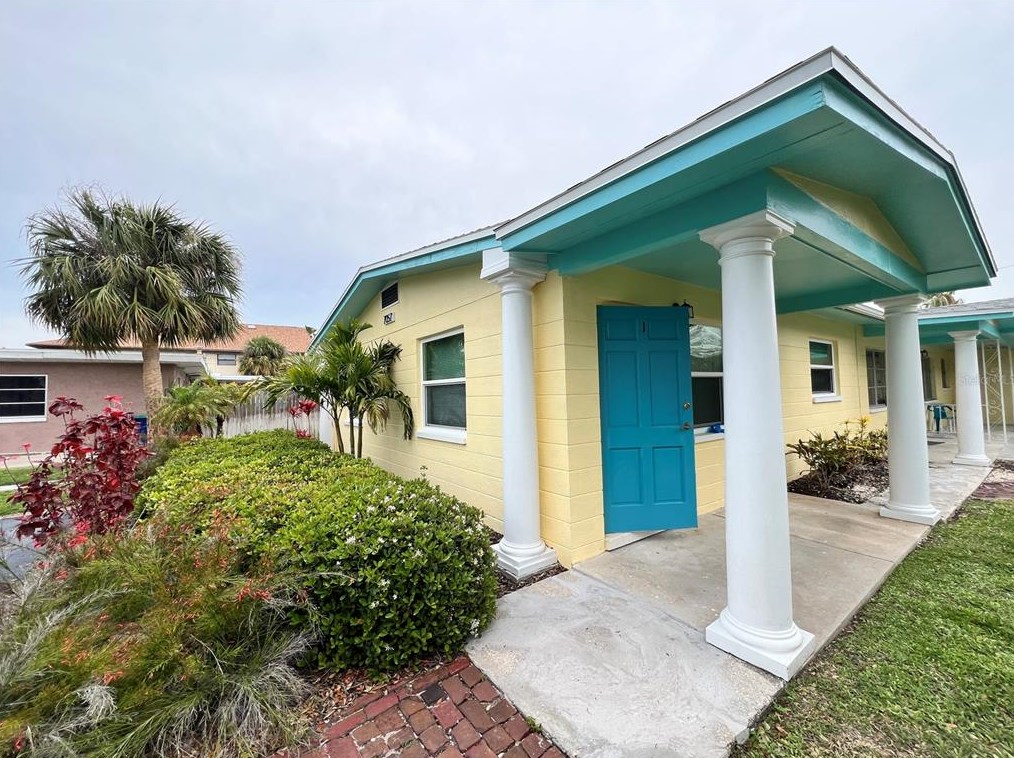 7057 Sunset Dr S #1, Saint Petersburg, FL 33707