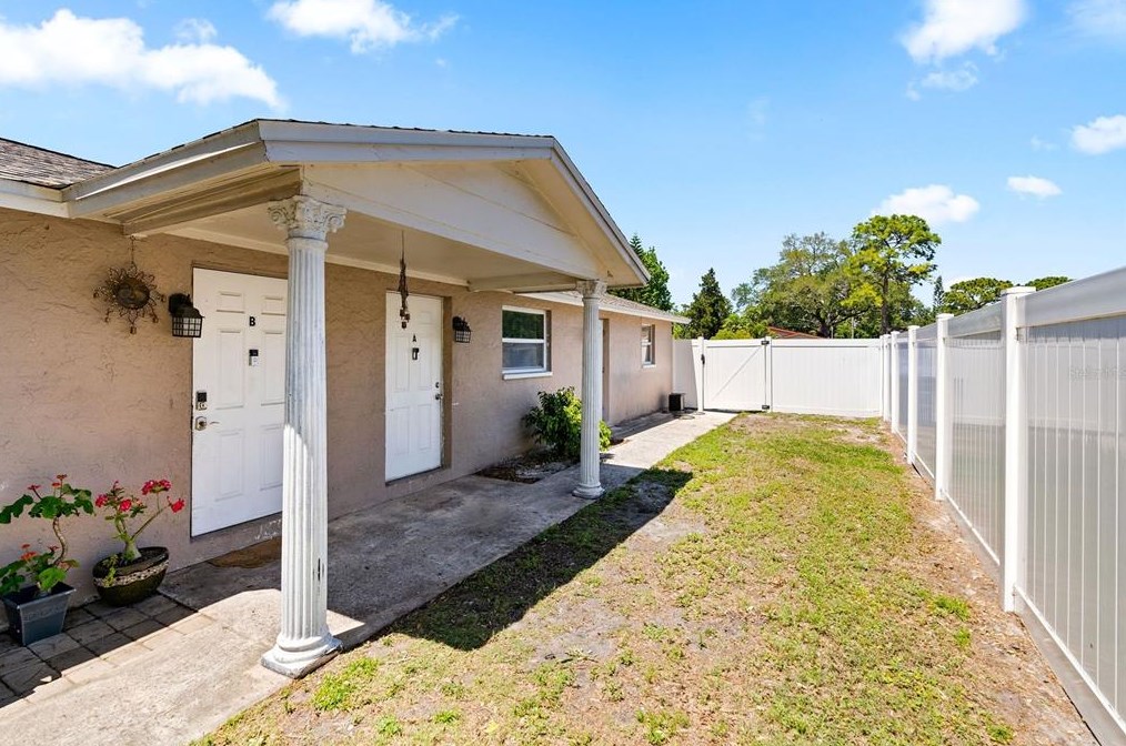 2978 Oaklawn Ave, Largo, FL 33771-2588